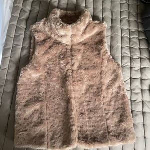 GapKids Size Large dusty pink faux fur vest